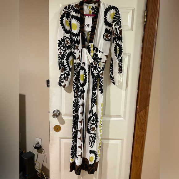 ZARA  PRINTED WRAP DRESS ECRU SIZE S BLOGGERS FAVORITE 💕 ❤️ - Picture 11 of 16